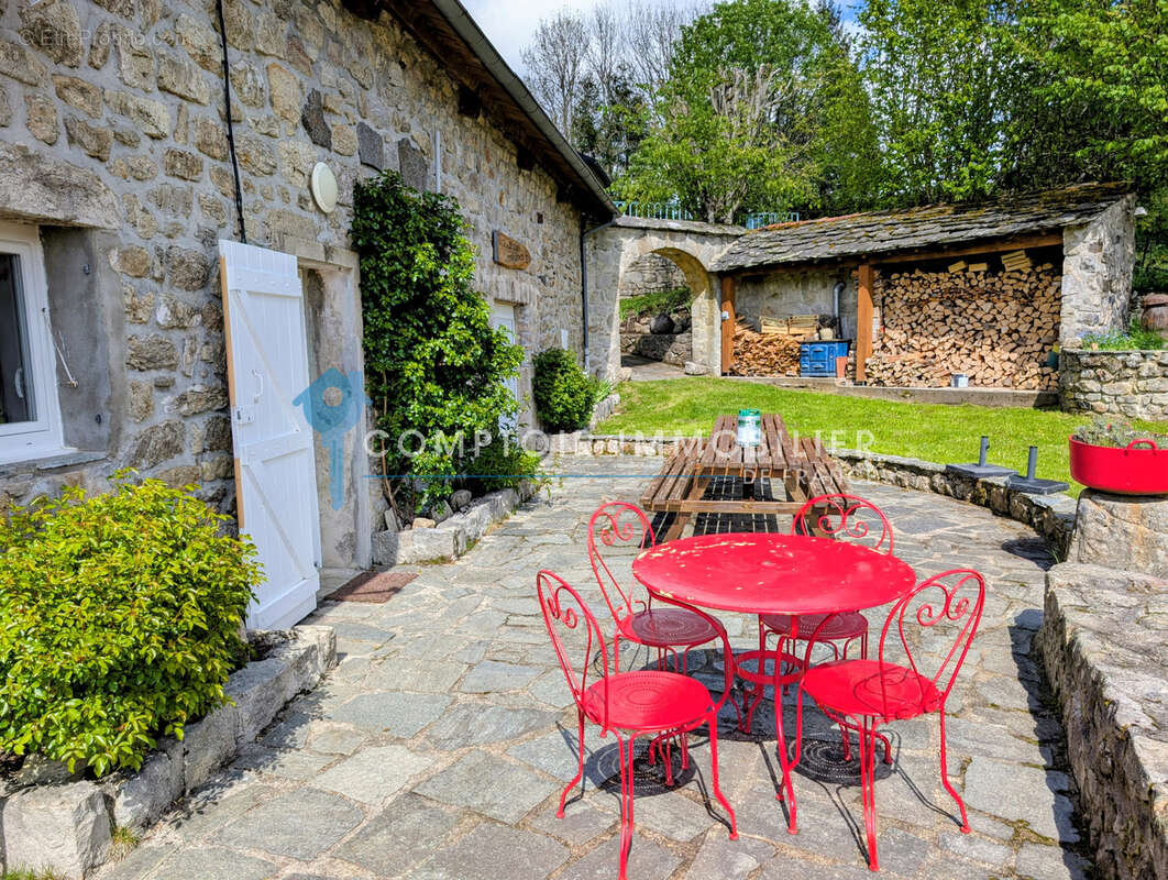 Maison à COUCOURON
