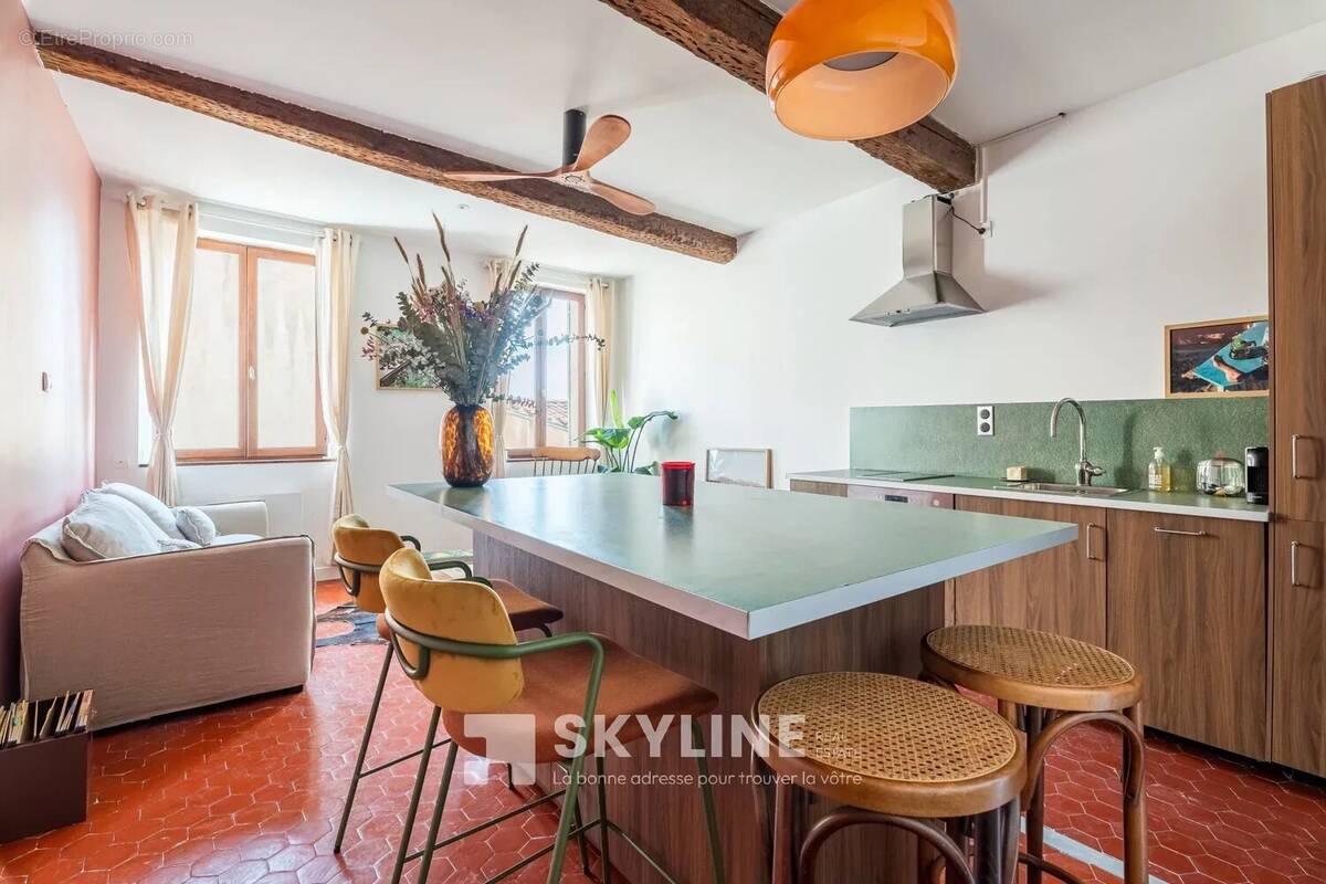 Appartement à MARSEILLE-2E