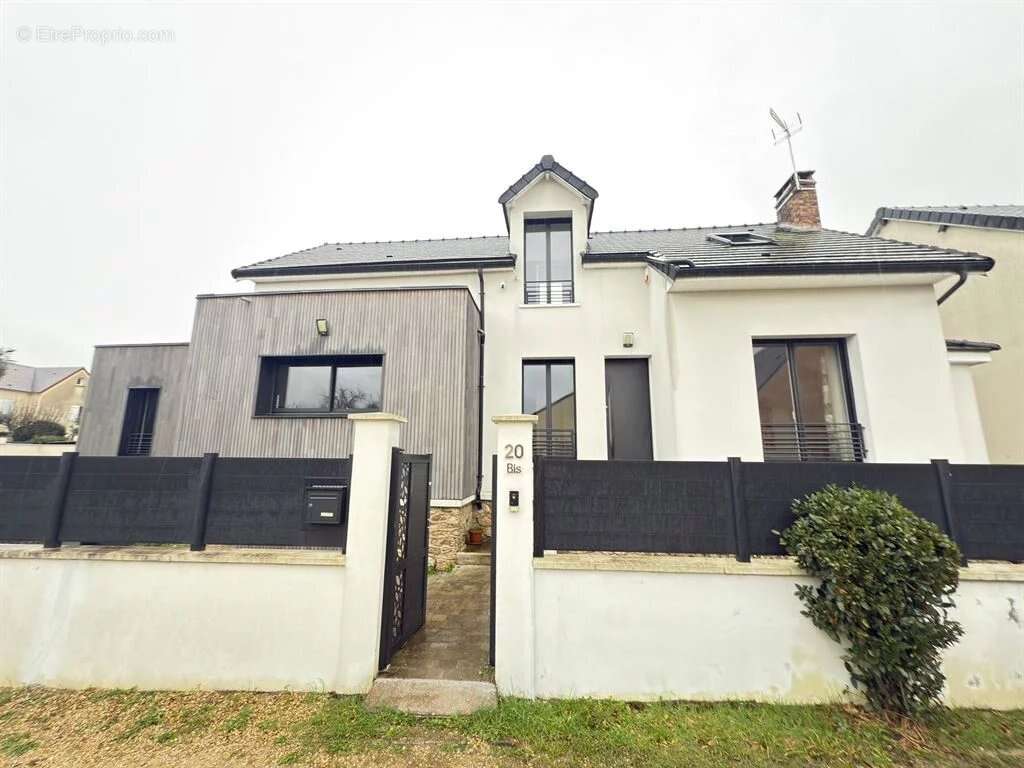 Maison à L'HAY-LES-ROSES