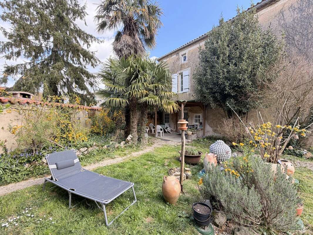 Maison à RUFFEC
