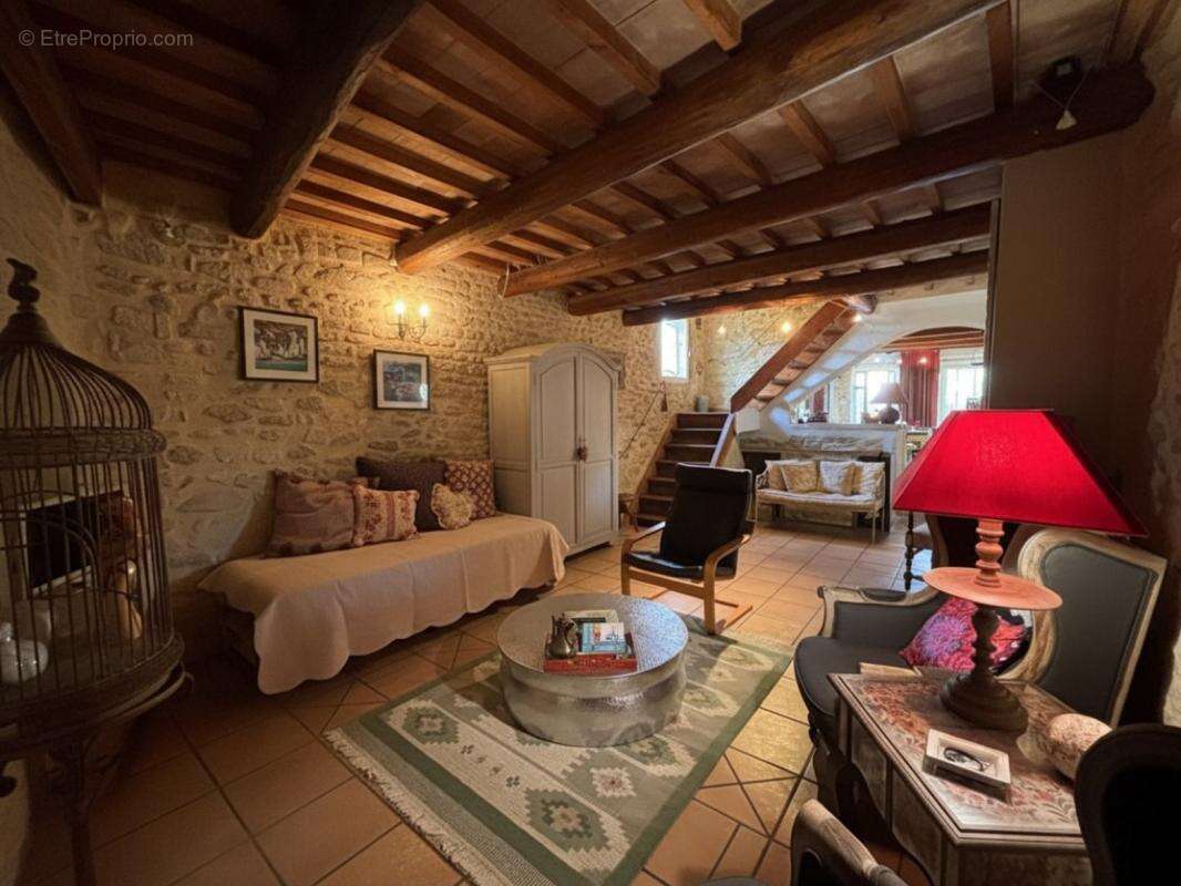 Maison à LA BAUME-DE-TRANSIT