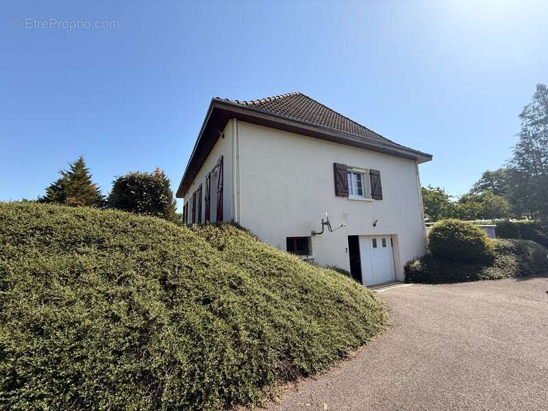 Maison à CHENIERS