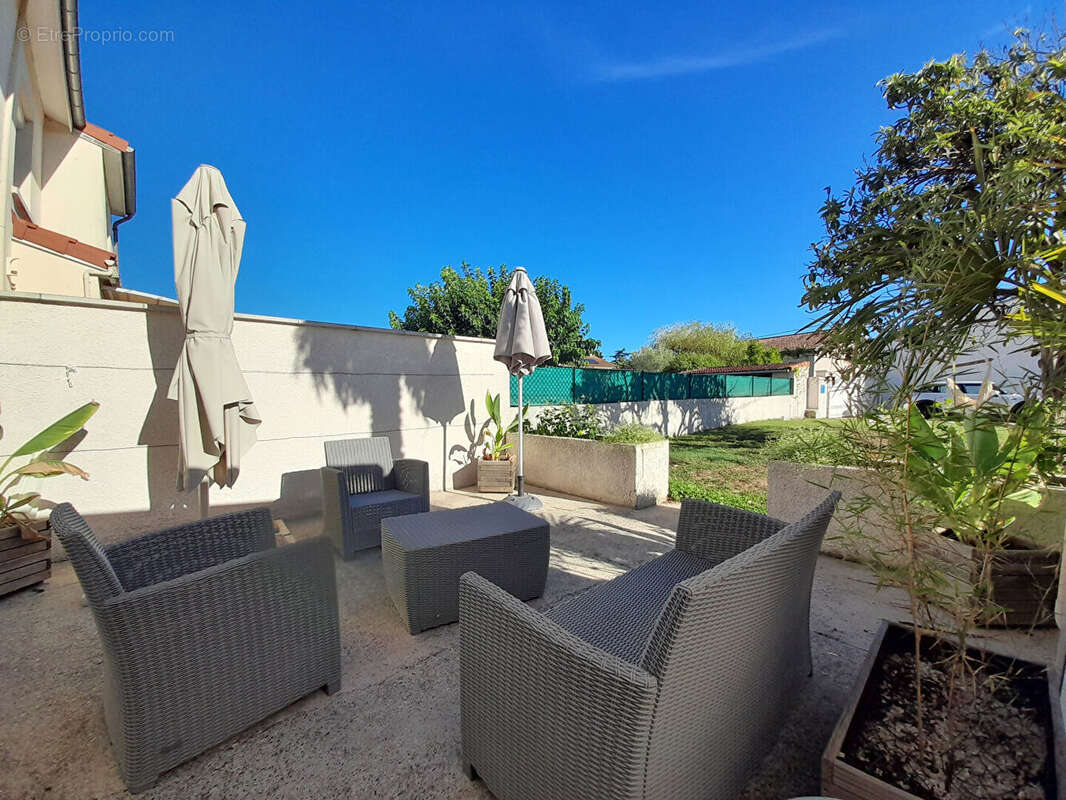 Maison  5 pièce(s) à BEAUMONT les VALENCE - photo 2