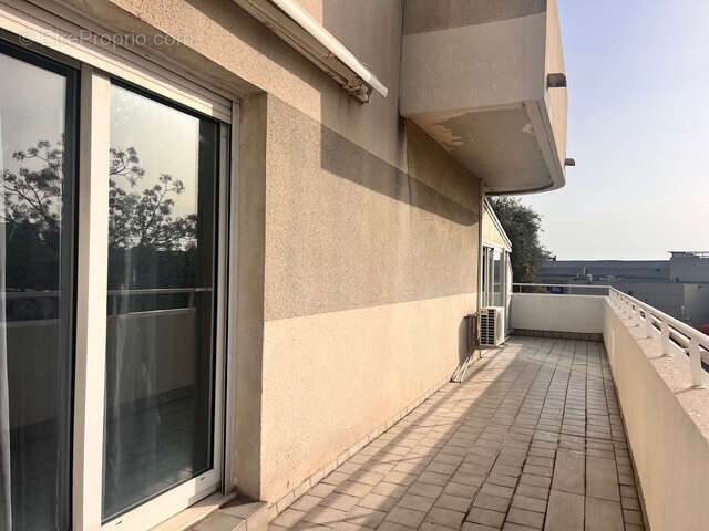 La Ciotat Appartement T2 + véranda + terrasse+ parking - photo 10