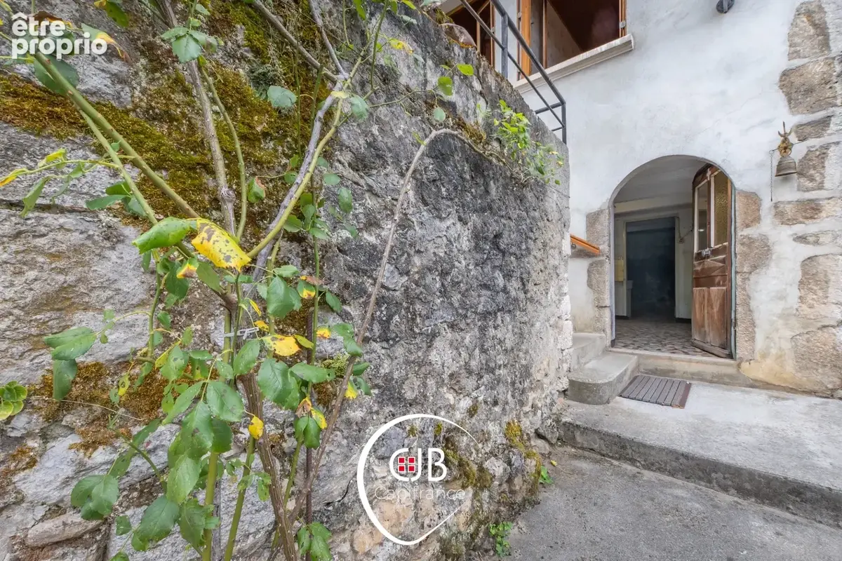 Cruet – Maison de vigneron 105 m² avec 135 m² de dépendances - photo 17