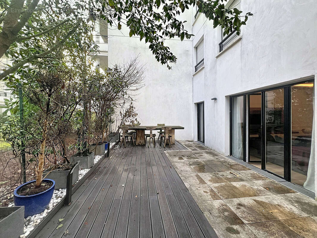 Appartement à SURESNES