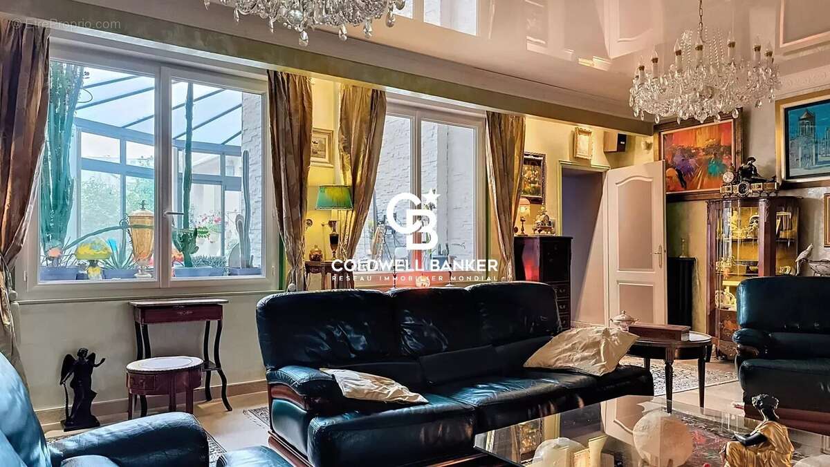 Les sables d'olonne - hôtel particulier en centre ville - photo 8
