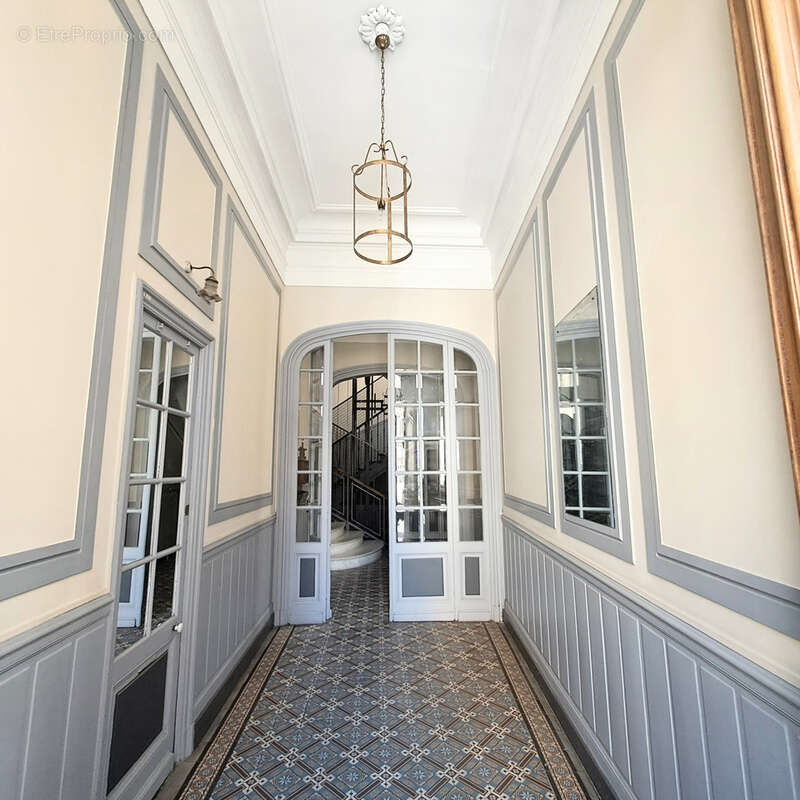 Appartement à MARSEILLE-6E