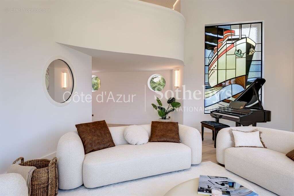La Garoupe : Villa Art Déco 255 m² avec rooftop piscine - photo 4