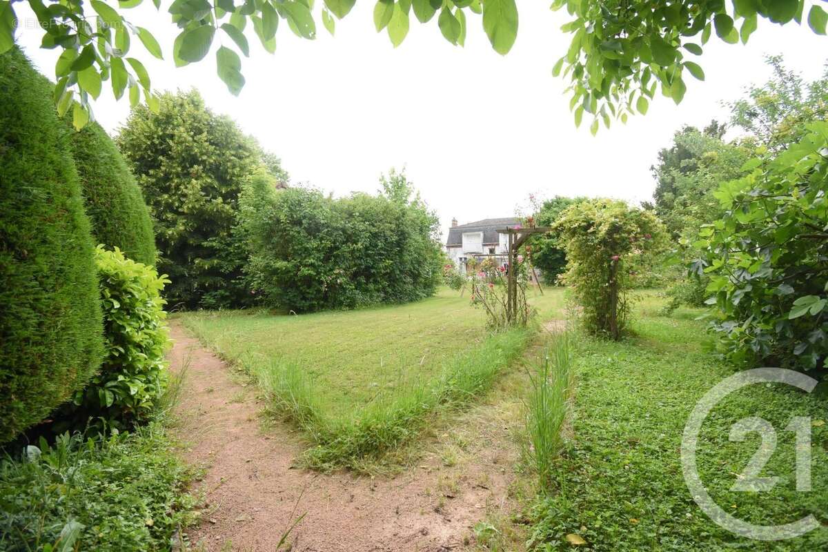 Maison à SAINT-GERMAIN-DES-FOSSES