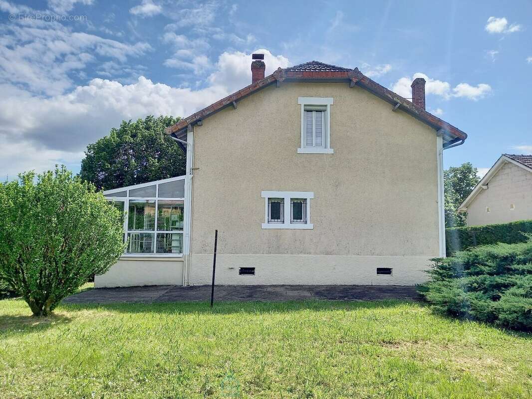 Au Bugue, maison de 129m² des années 30. - photo 14