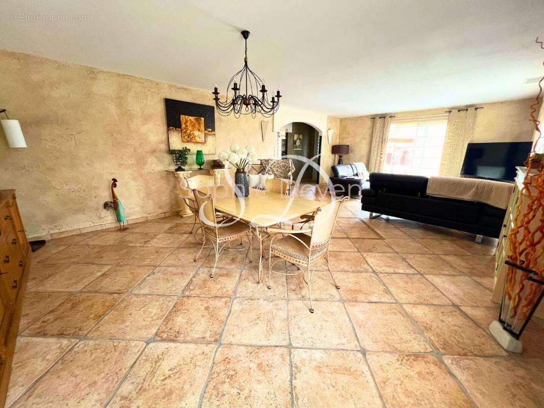 Maison à SAINT-JEAN-LASSEILLE