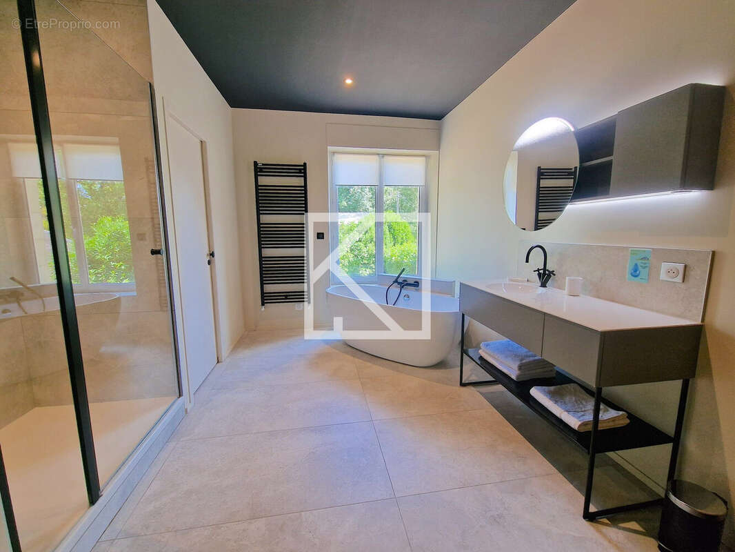 Maison 339 m² à Notre-Dame-D'oe  - photo 8