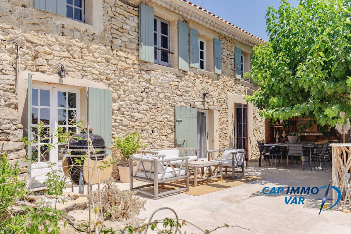 Maison à LE CASTELLET