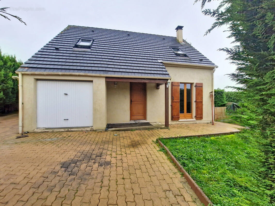 Maison à ETREPAGNY