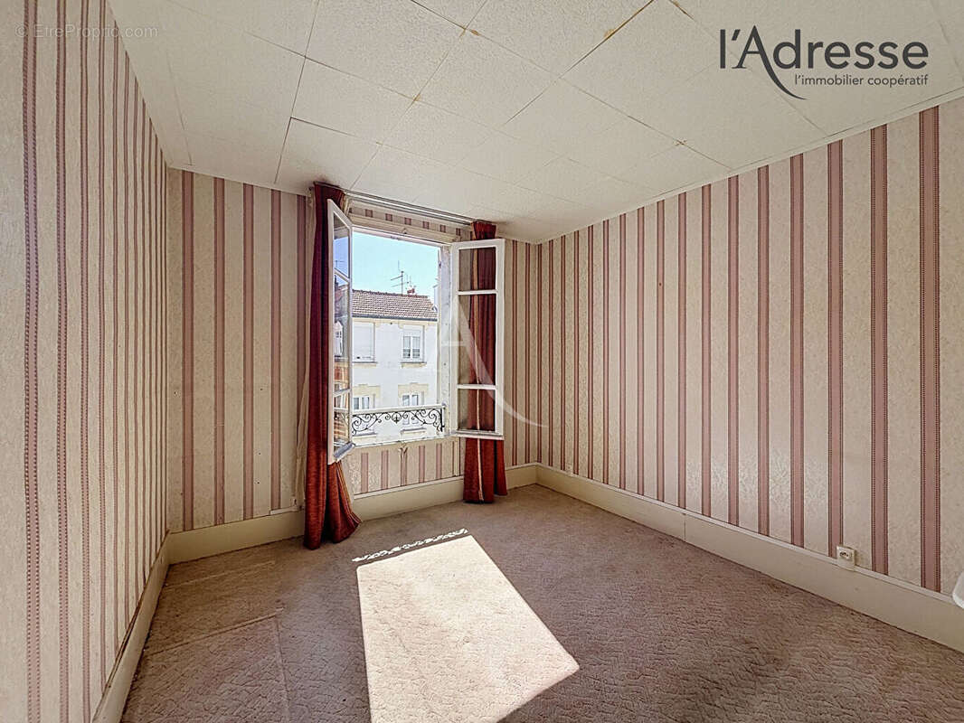 Suresnes Carnot - Appartement 3 pièces 42m² avec beau potentiel - photo 5