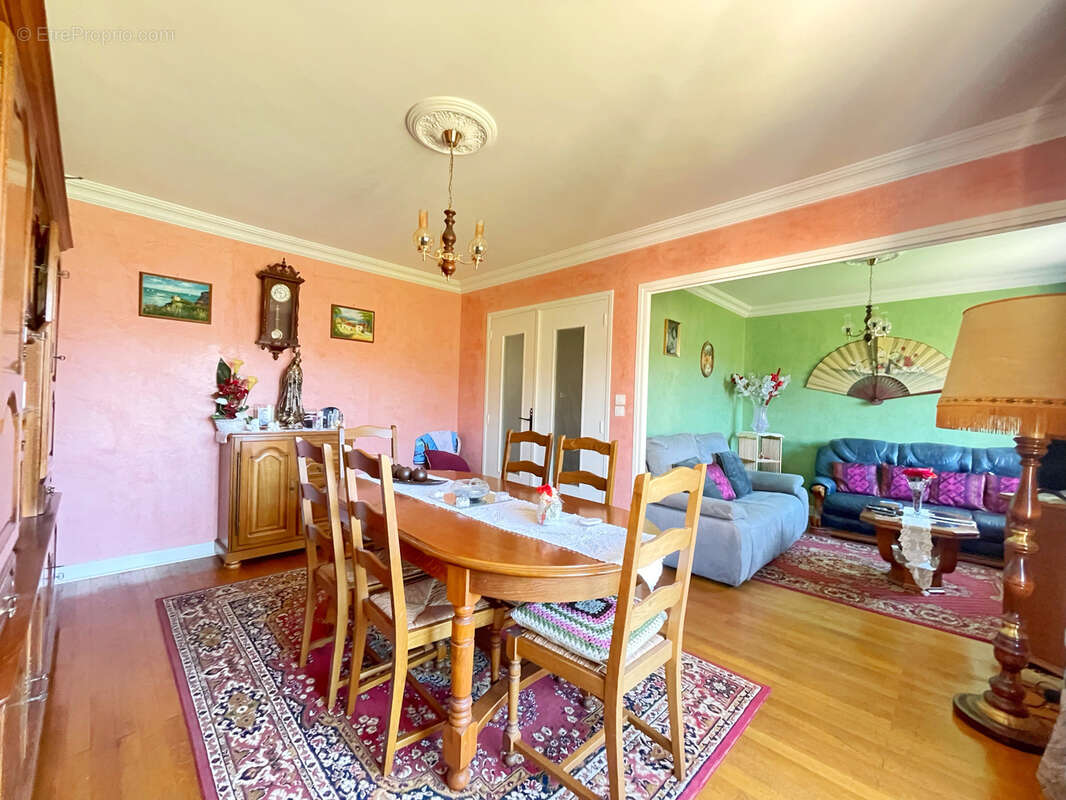 Maison à PIERRE-BENITE