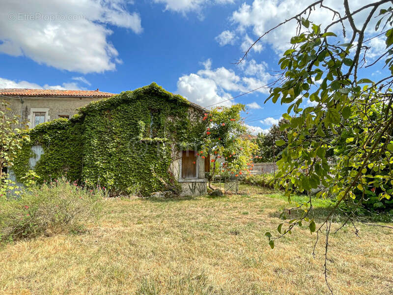 Maison à SAUZE-VAUSSAIS