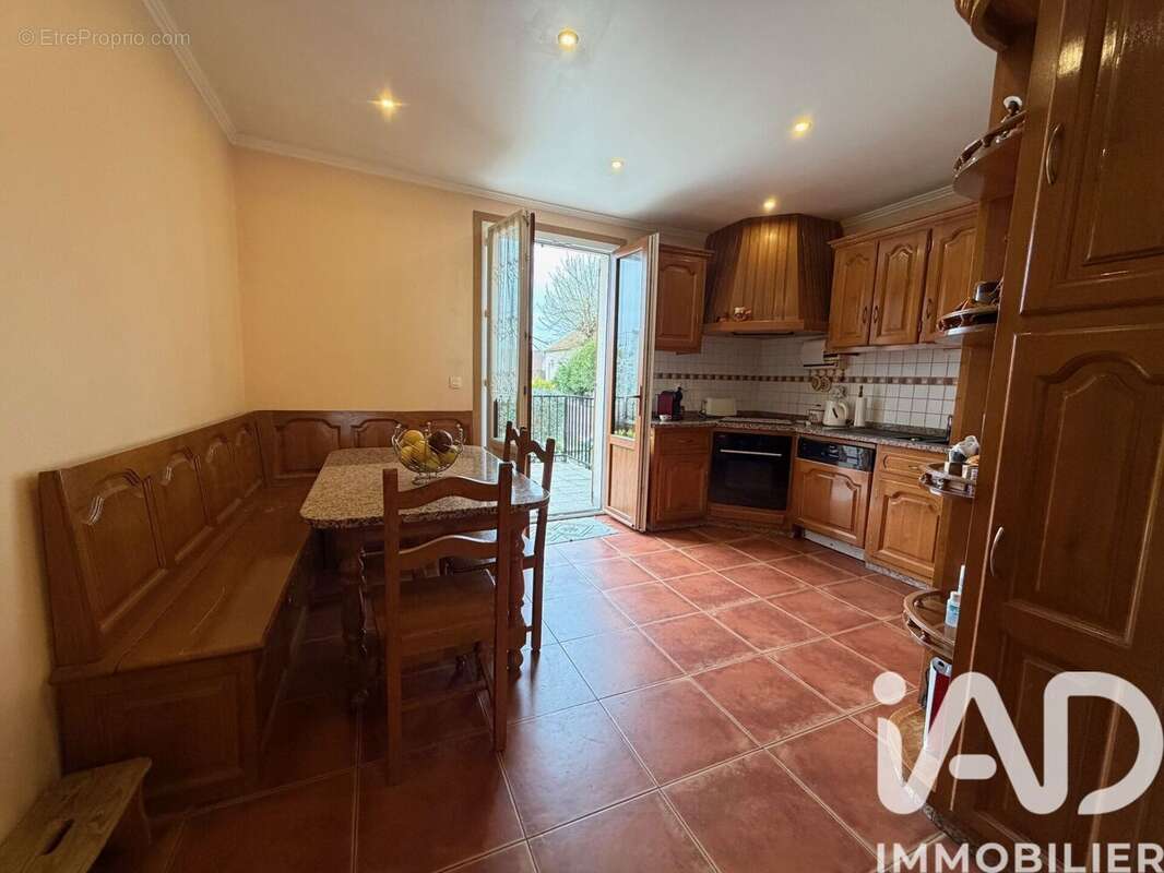 Maison 105 m² à Villeneuve-Le-Roi  - photo 8