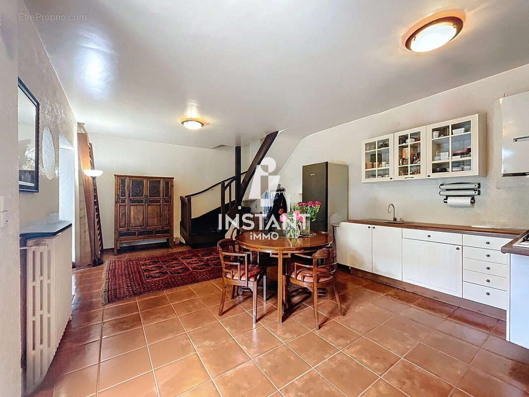 Maison à CHARENTON-LE-PONT