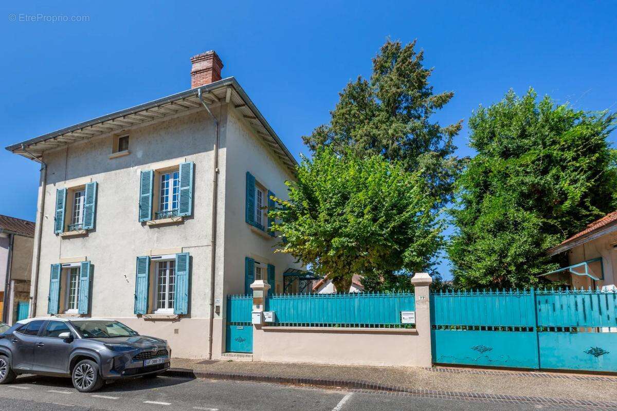 Charmante maison Bourgeoise de 8 pièces de 251 m² avec annexes - photo 3