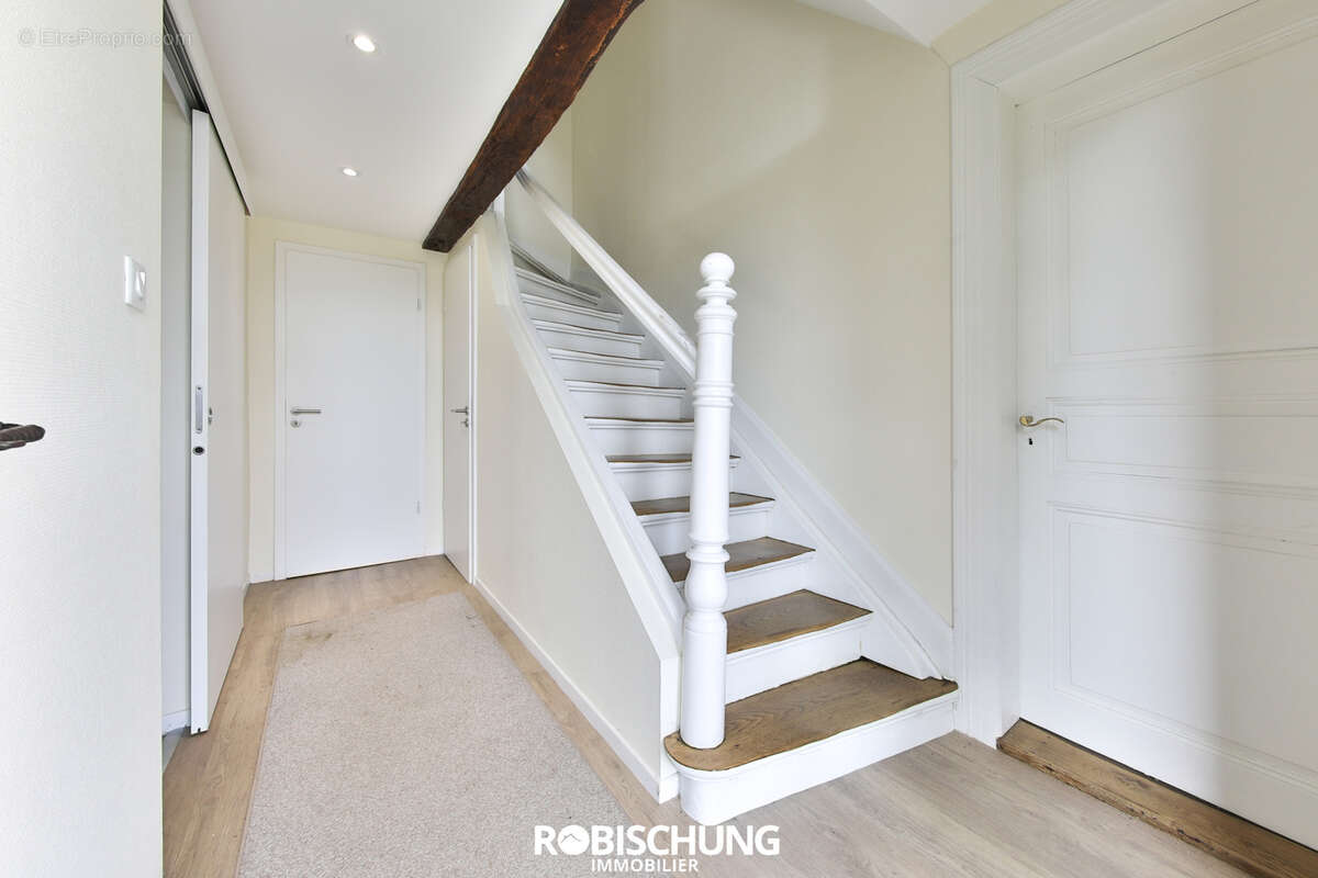 PROCHE HIRSINGUE  à BETTENDORF : Maison alsacienne authentique - photo 4