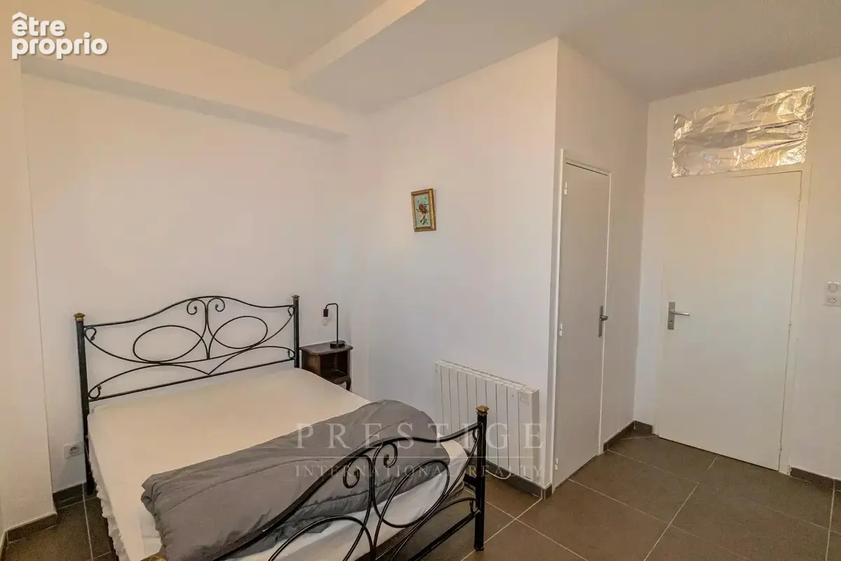 Vieille Antibes, 4 pièces en duplex rénové & meublé - photo 18