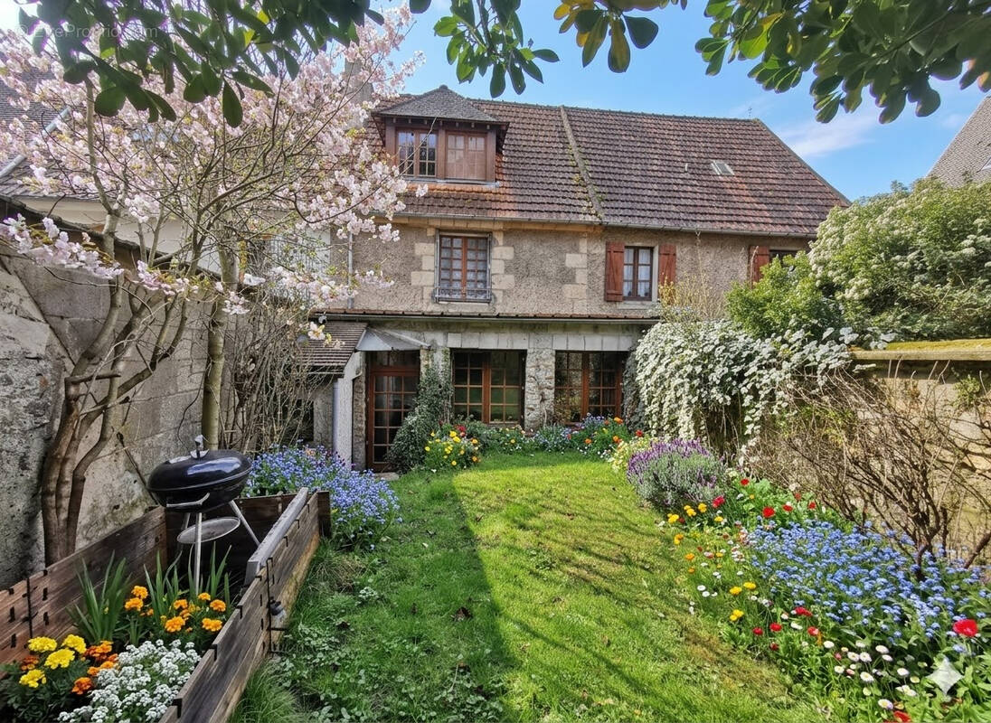 Maison à EPERNON