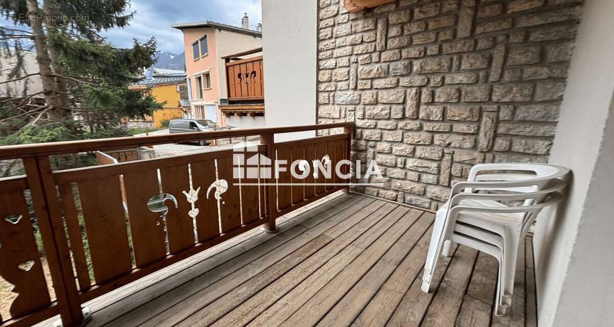Exlusivité foncia : t2 secteur centre/venosc - photo 2