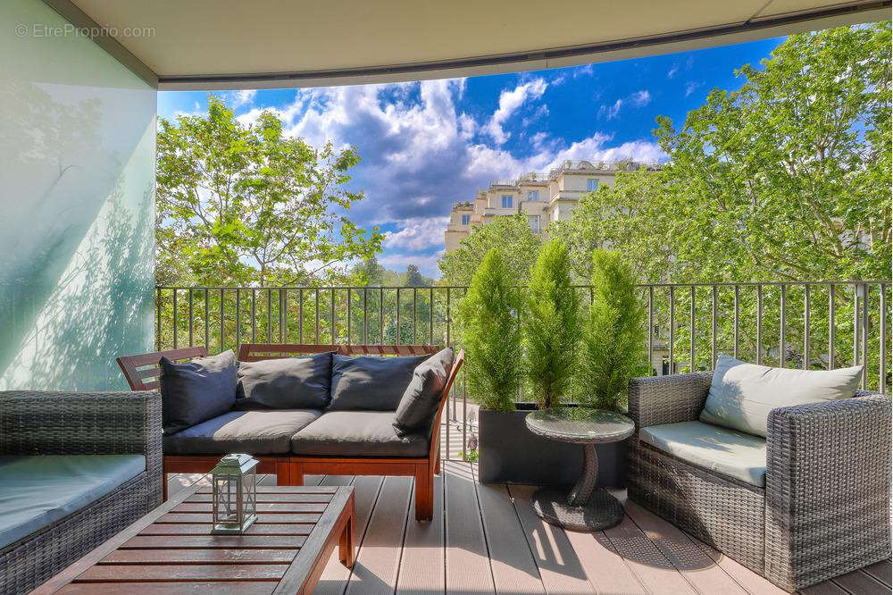 Appartement à PARIS-16E