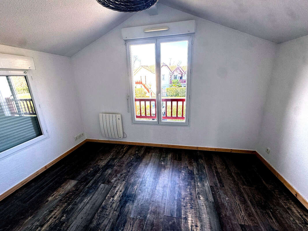 Maison à ARES