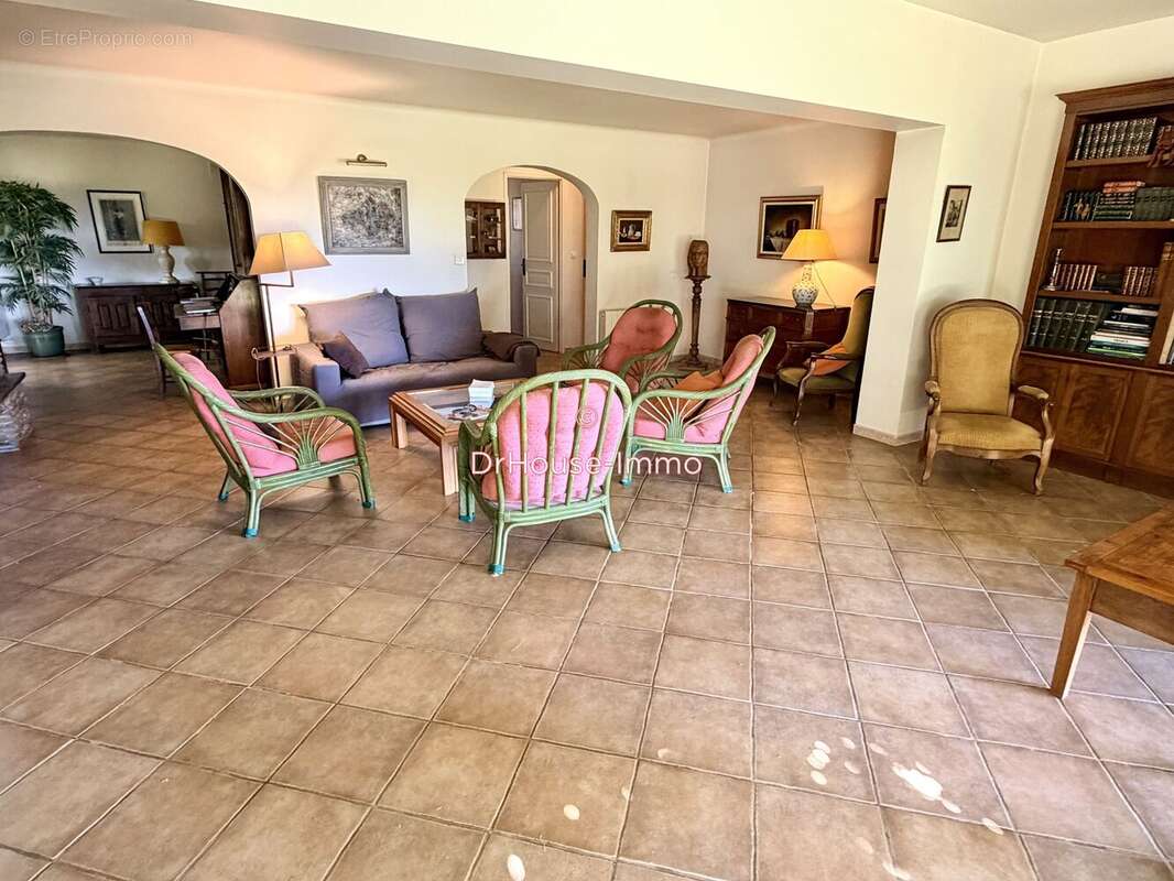 Maison à SAINT-ANTONIN-DU-VAR