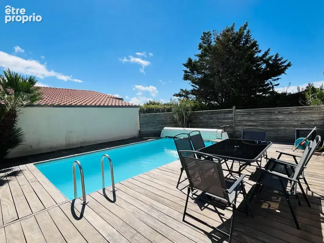 Maison familiale avec piscine et garage à proximité de la mer et des commerces - photo 9