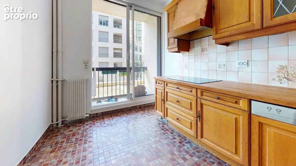 Appartement Familial 5 Pièces de 104,68 m² avec Vaste Balcon Filant Paris 12ème - Métro Dugommier - photo 4