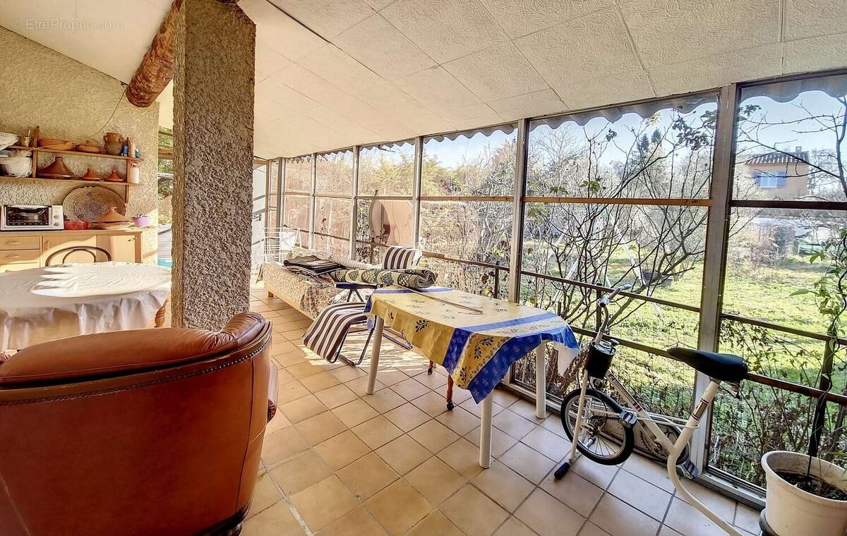 Maison à MORIERES-LES-AVIGNON