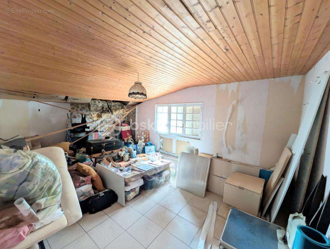 SAINT-VAIZE – Ensemble immobilier à fort potentiel aux portes de Saintes 85000€ - photo 18