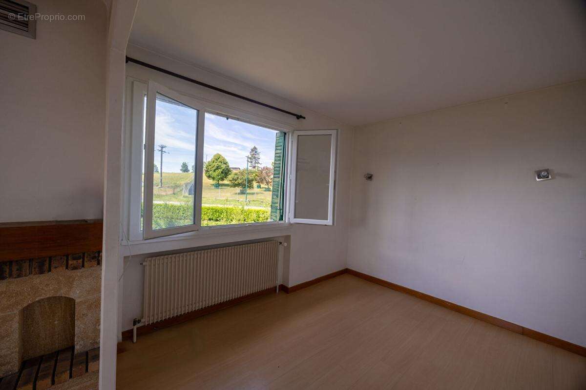 Maison à VIOLAY