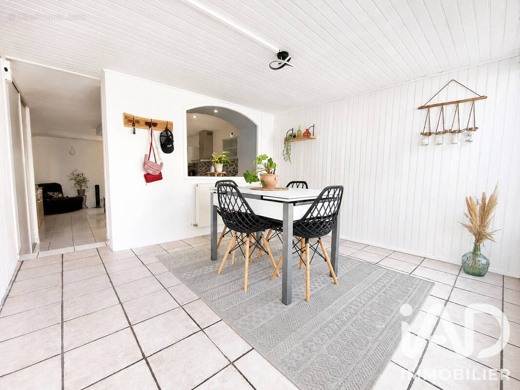 Photo 1 - Maison à SAINT-BONNET-PRES-RIOM