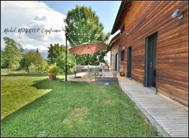 Chalet d’architecture avec vue lac, volumes rares et DPE B - Rare à la vente - photo 15