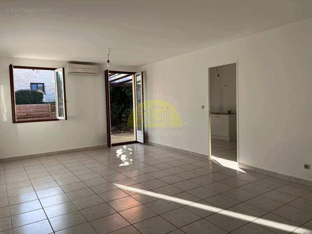 Maison à SAINT-GENIS-DES-FONTAINES