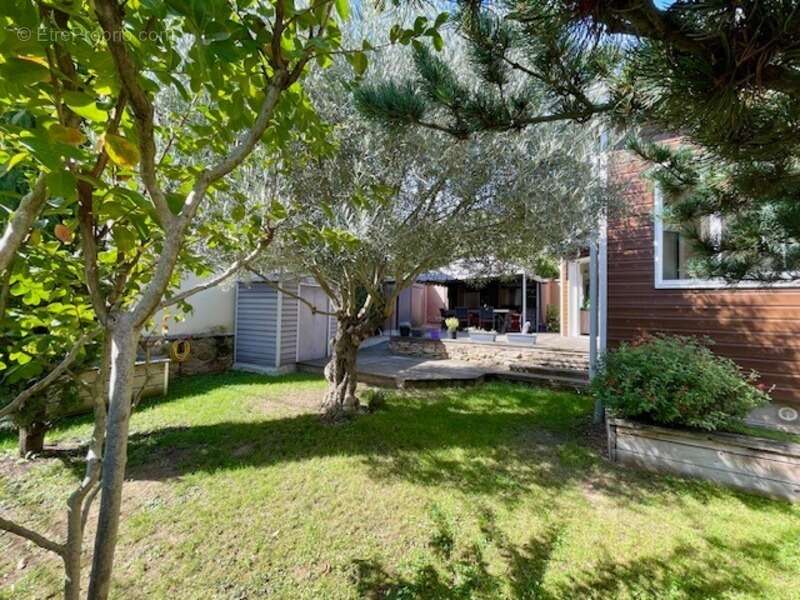 Maison à SAVIGNY-SUR-ORGE