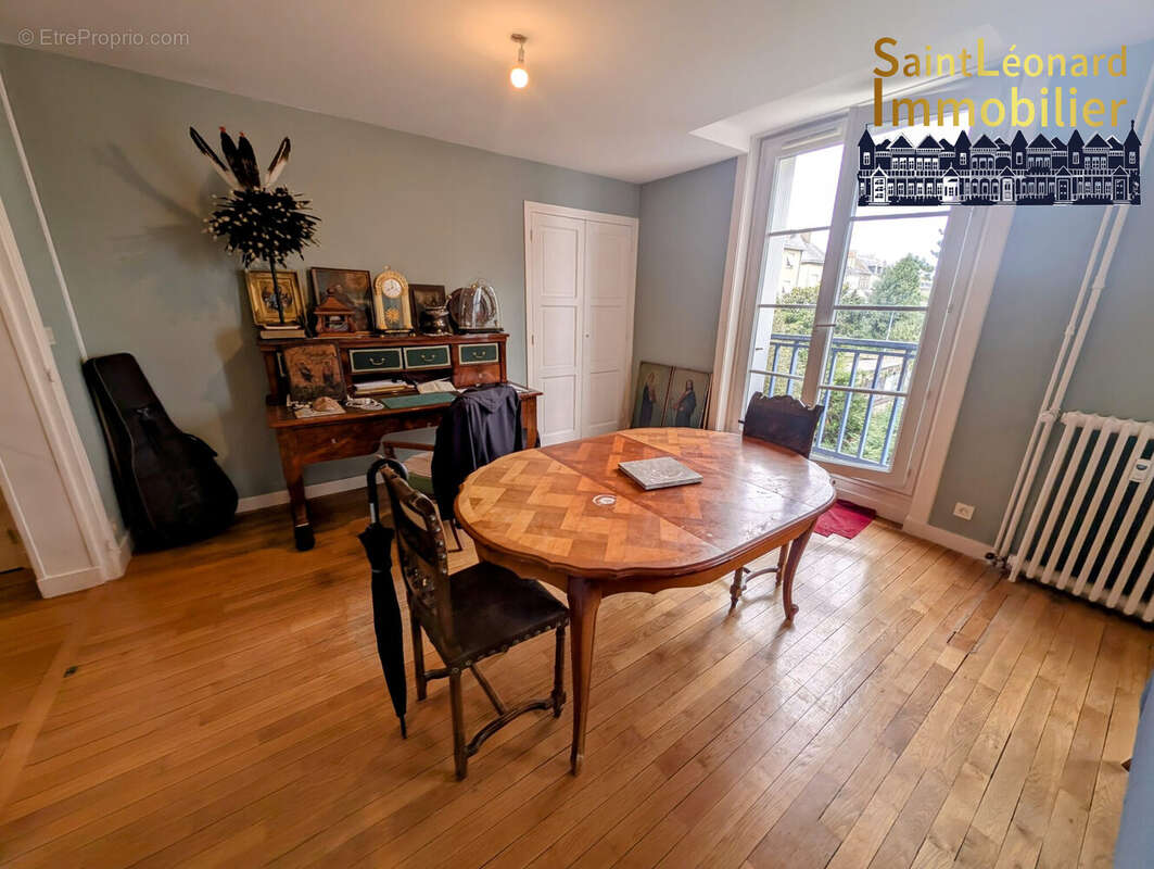 Appartement à FOUGERES