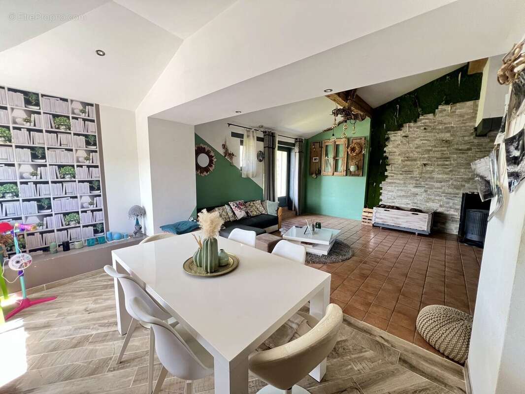 Maison à MONTPONT-EN-BRESSE