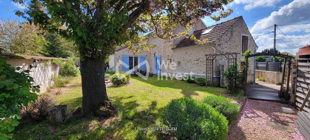 Maison à SAINT-GERMAIN-SOUS-DOUE