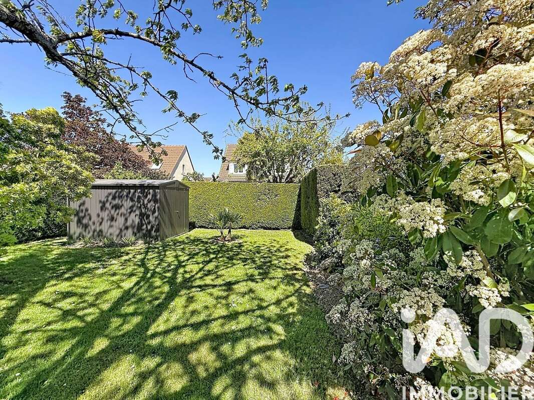 Maison 174 m² à Ballainvilliers  - photo 2