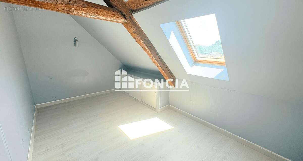 À VENDRE – Superbe duplex de charme à Étampes, dans un ancien moulin - photo 4
