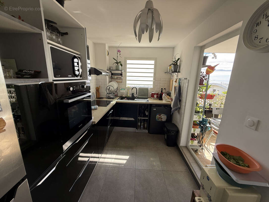 Charmant F3 de 72 m2 plus terrasse 12 m2 vue mer - photo 4