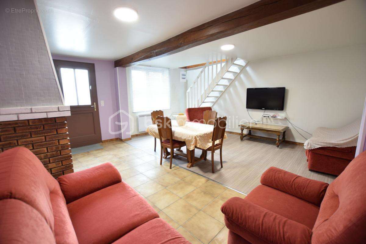 Maison à TRELOU-SUR-MARNE