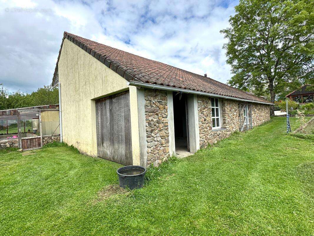 Maison à THIVIERS