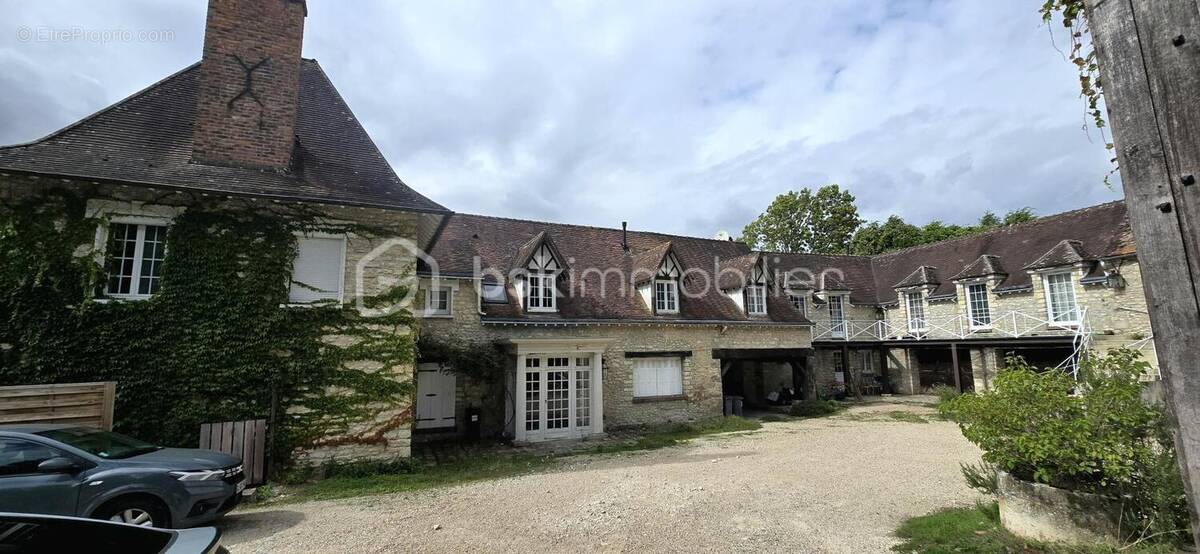 Appartement à FONTAINE-LA-RIVIERE